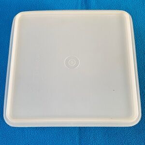 Tupperware Square Keeper - Snack Store Vintage